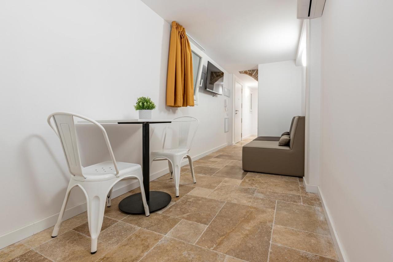 Bajo Interior Sin Ventana En Barri Port Maritim Apartment Tarragona Exterior photo