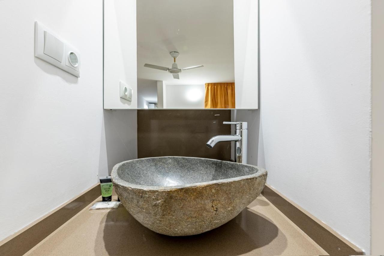 Bajo Interior Sin Ventana En Barri Port Maritim Apartment Tarragona Exterior photo